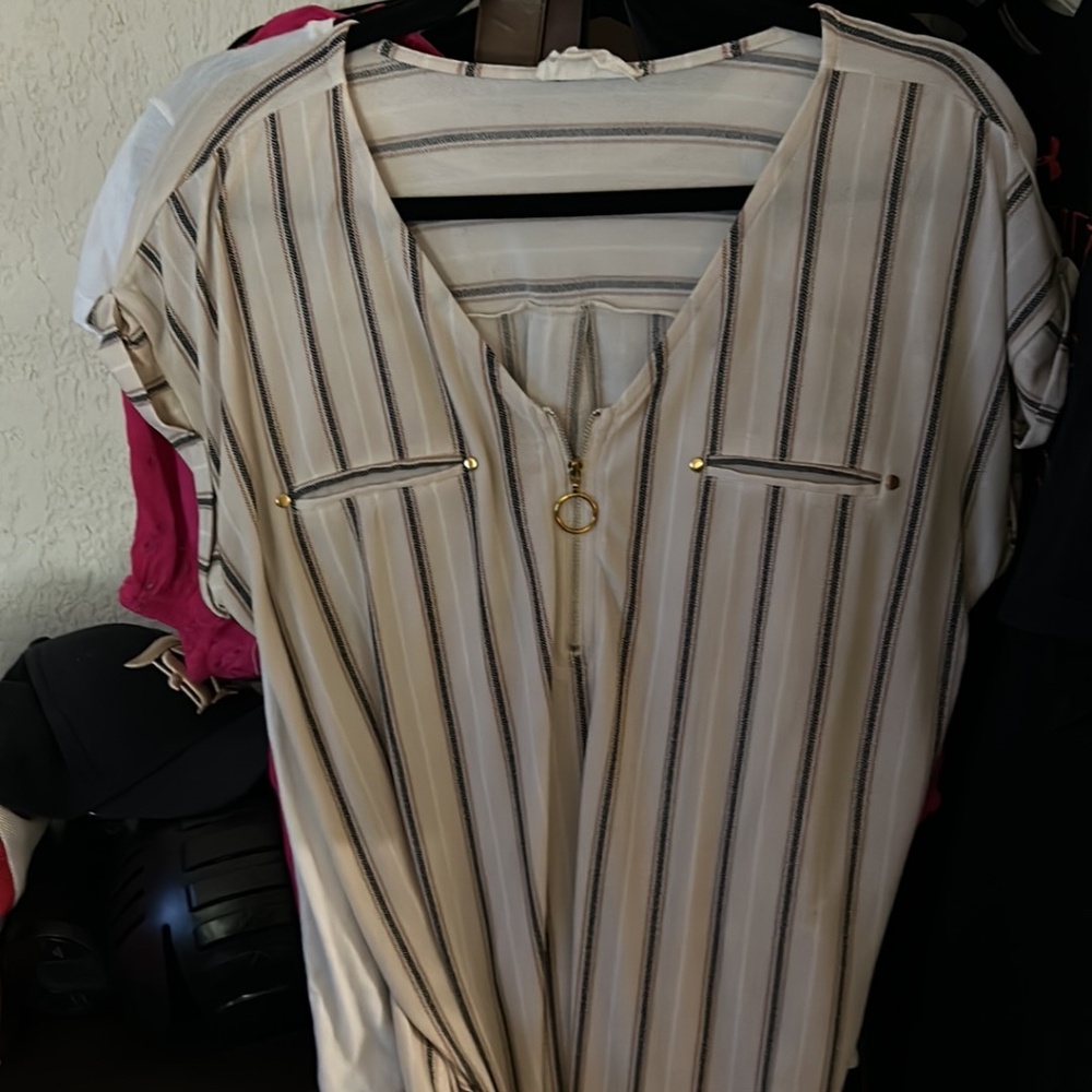 Tops - Picture 3 of 6